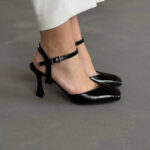 Туфлі чорні лаковані