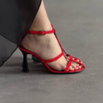 Босоніжки червоні шкіряні лаковані